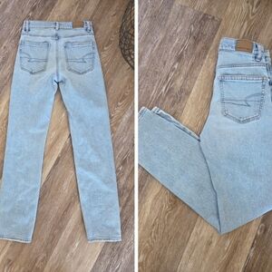 American Eagle Super High Rise Straight Leg Denim Mom Jeans  EuC